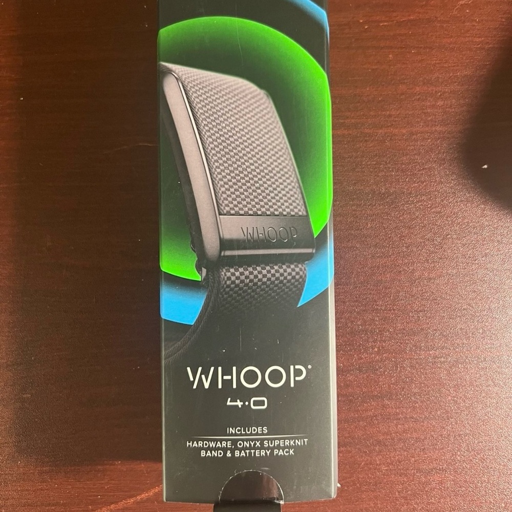 WHOOP 4.0 Fitness Tracker with Onyx Band